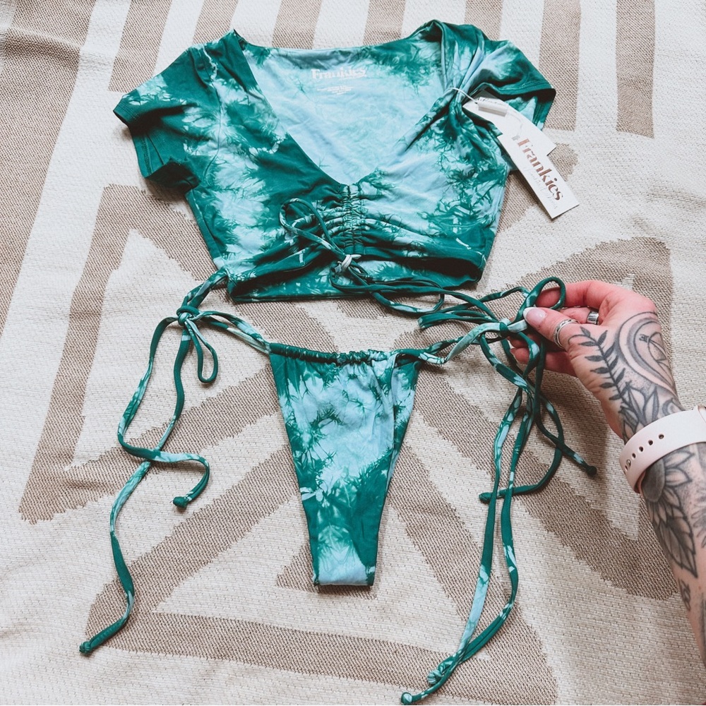 Frankie’s Bikini’s set tie dye teal and emerald scrunch top and thong bottom XS